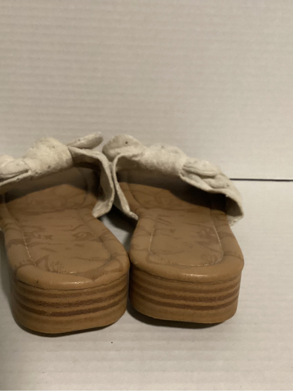 Blowfish Cream Knot-Top Slide Sandals Size 8 - Picture 5 of 9